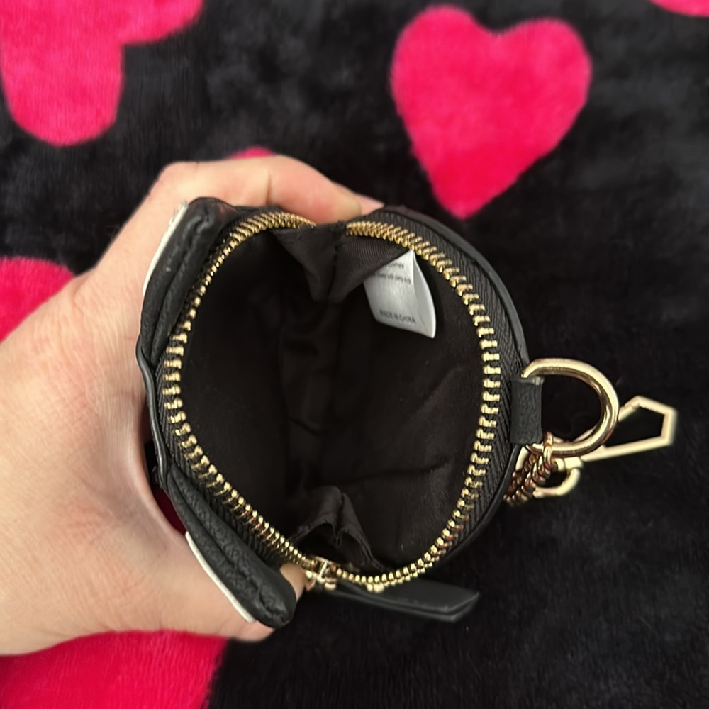 Cat Coin Keychain - Picture 3 of 3